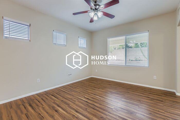 3046 Darien Way - Photo 5 of 30