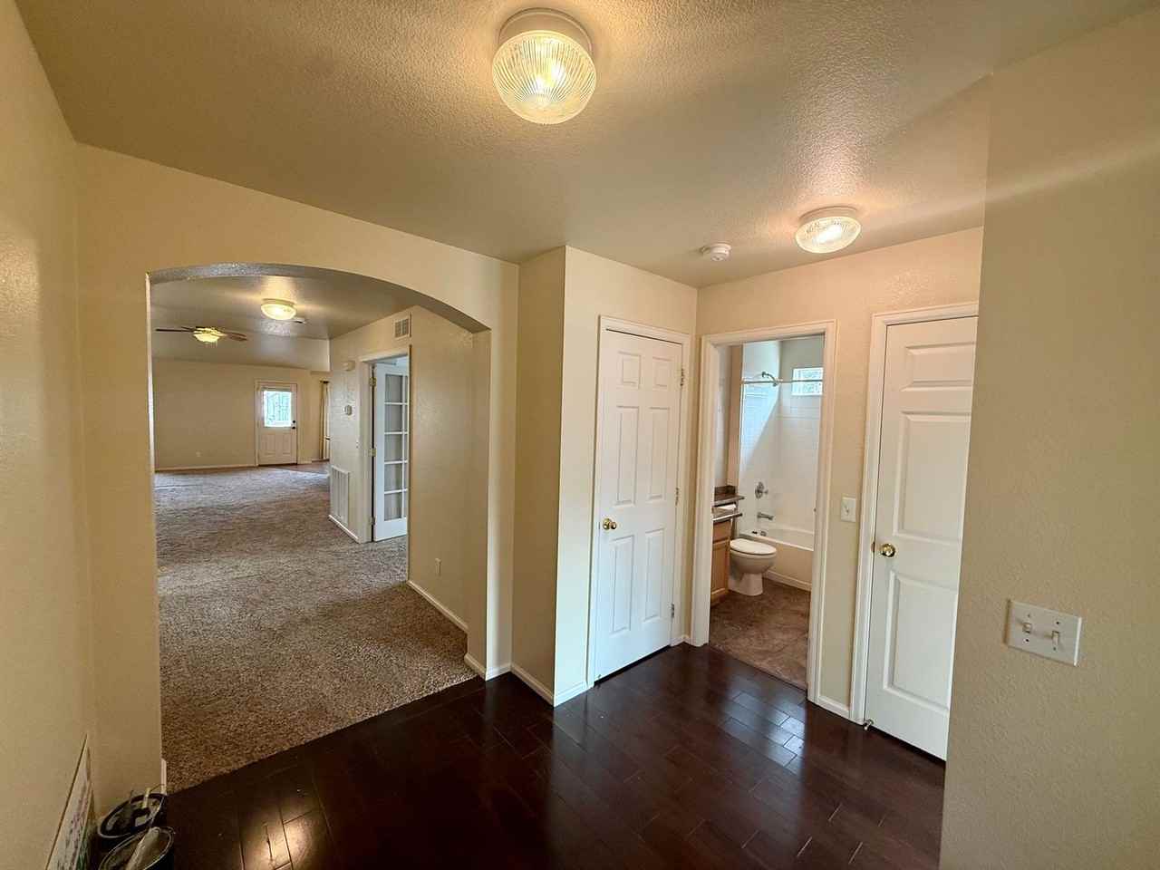 2044 Falcon Ridge Dr - Photo 2 of 33