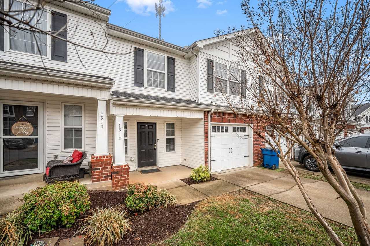 4910 Laura Jeanne Boulevard - Photo 2 of 37