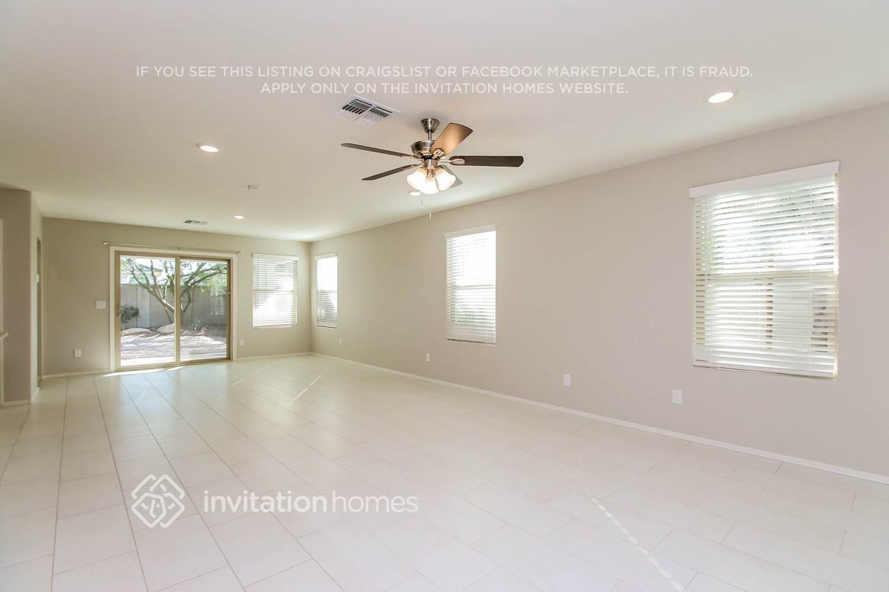 36419 West San Ildefanso Avenue - Photo 5 of 17