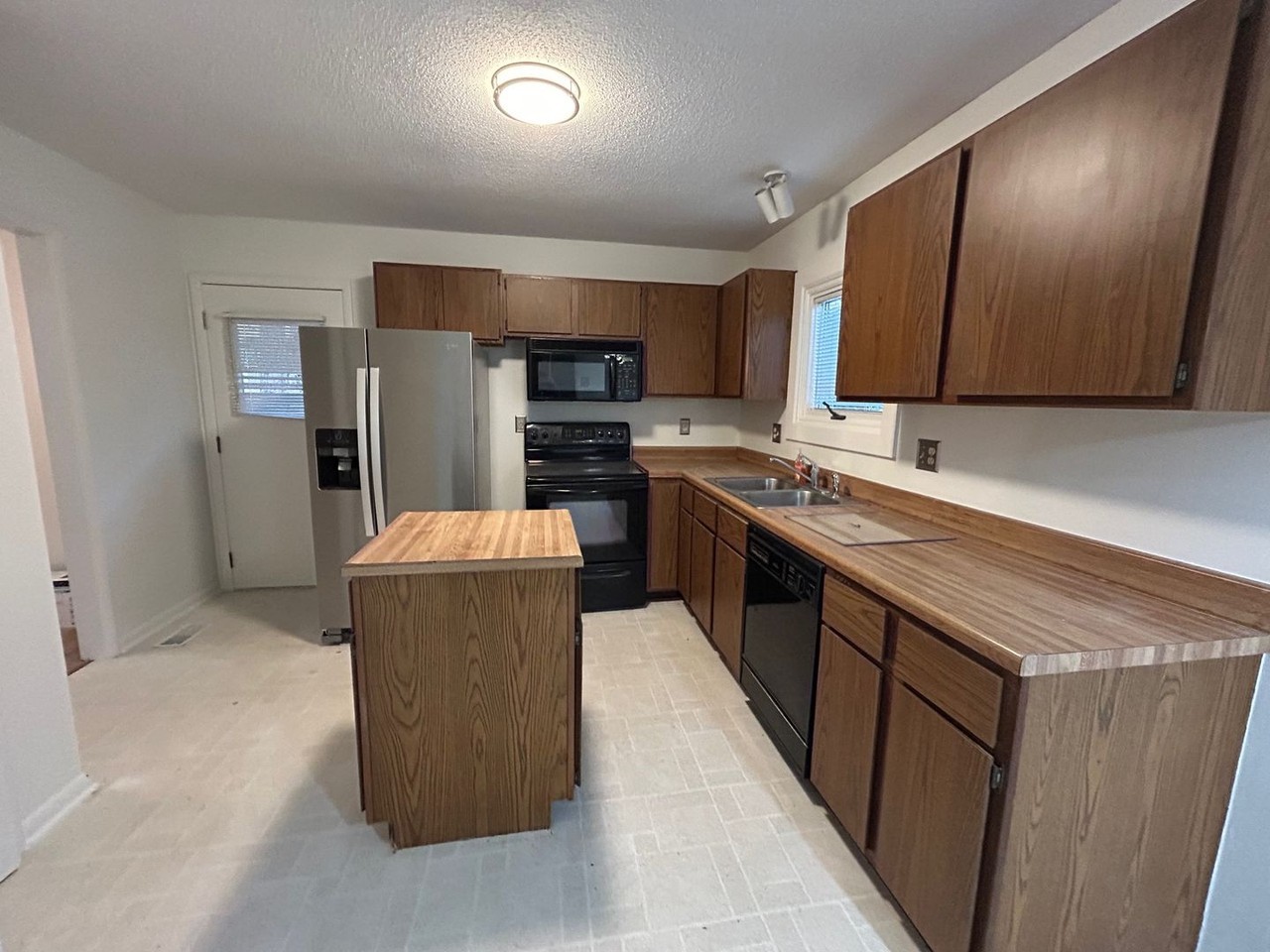 3112 Avondale Ct - Photo 3 of 14