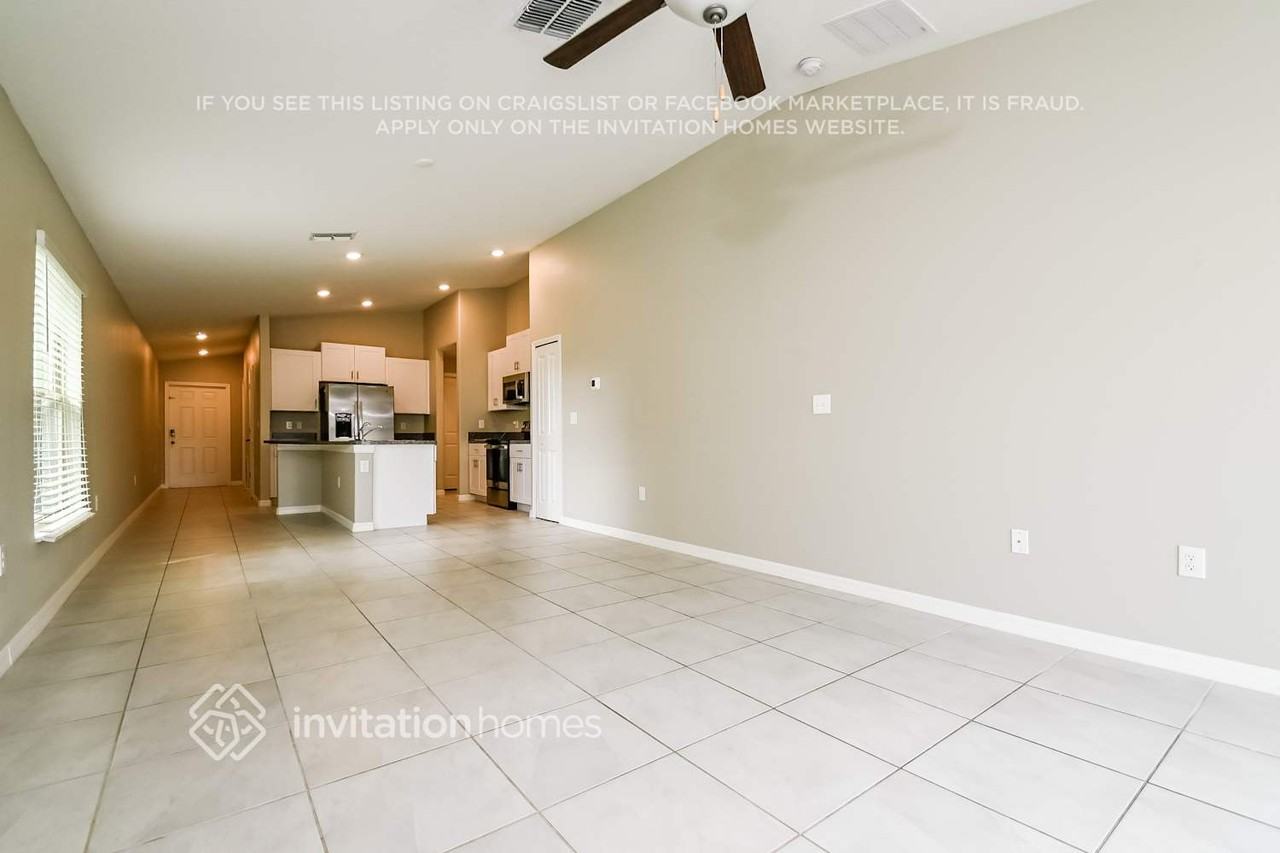 7121 Amelia Cove Ct - Photo 4 of 17