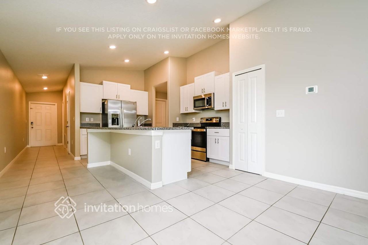 7121 Amelia Cove Ct - Photo 5 of 17