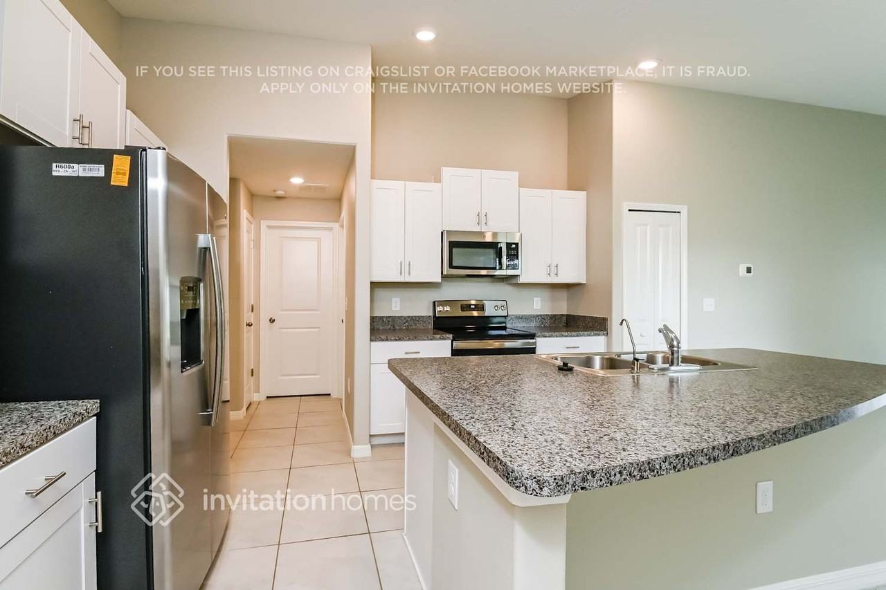 7121 Amelia Cove Ct - Photo 7 of 17