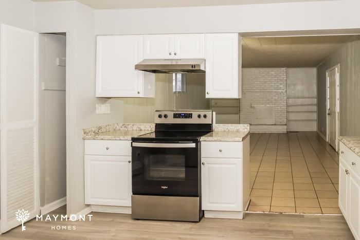 304 Beard Street - Photo 6 of 12