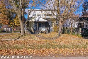 featured image of 3722 Larchmont Street