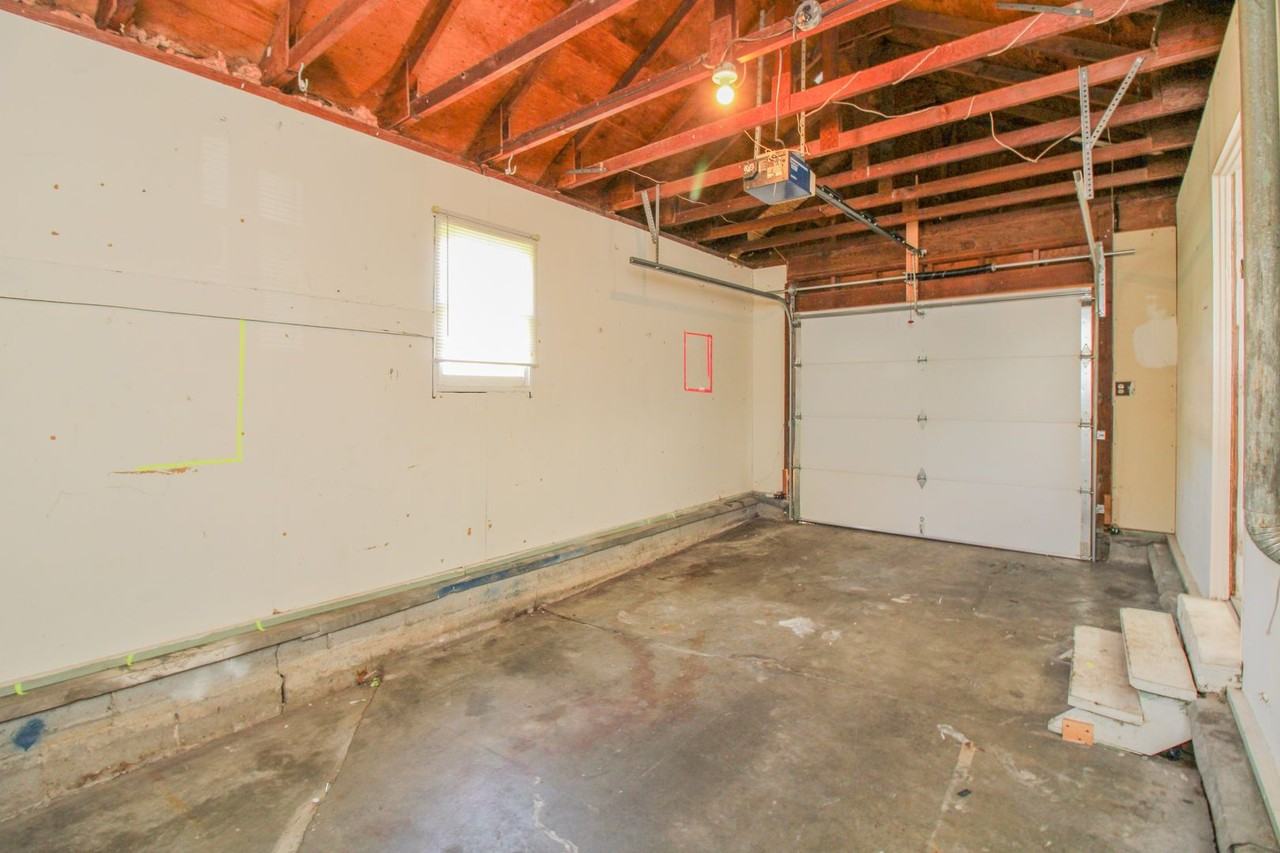 118 Fyfer Place - Photo 3 of 15