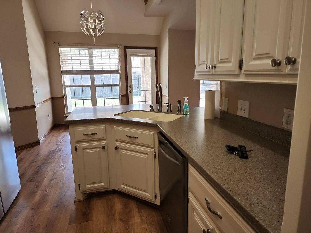 2824 Sw 108th St - Photo 3 of 28