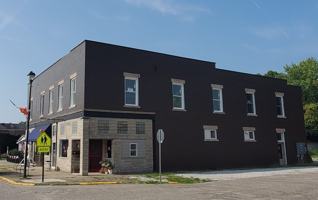 featured image of 458 N 9th St