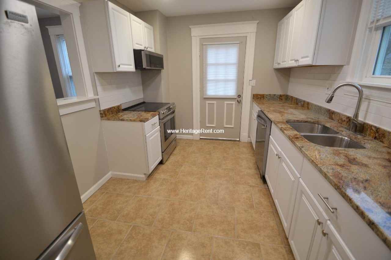 1949 Kinney Avenue - Photo 4 of 16