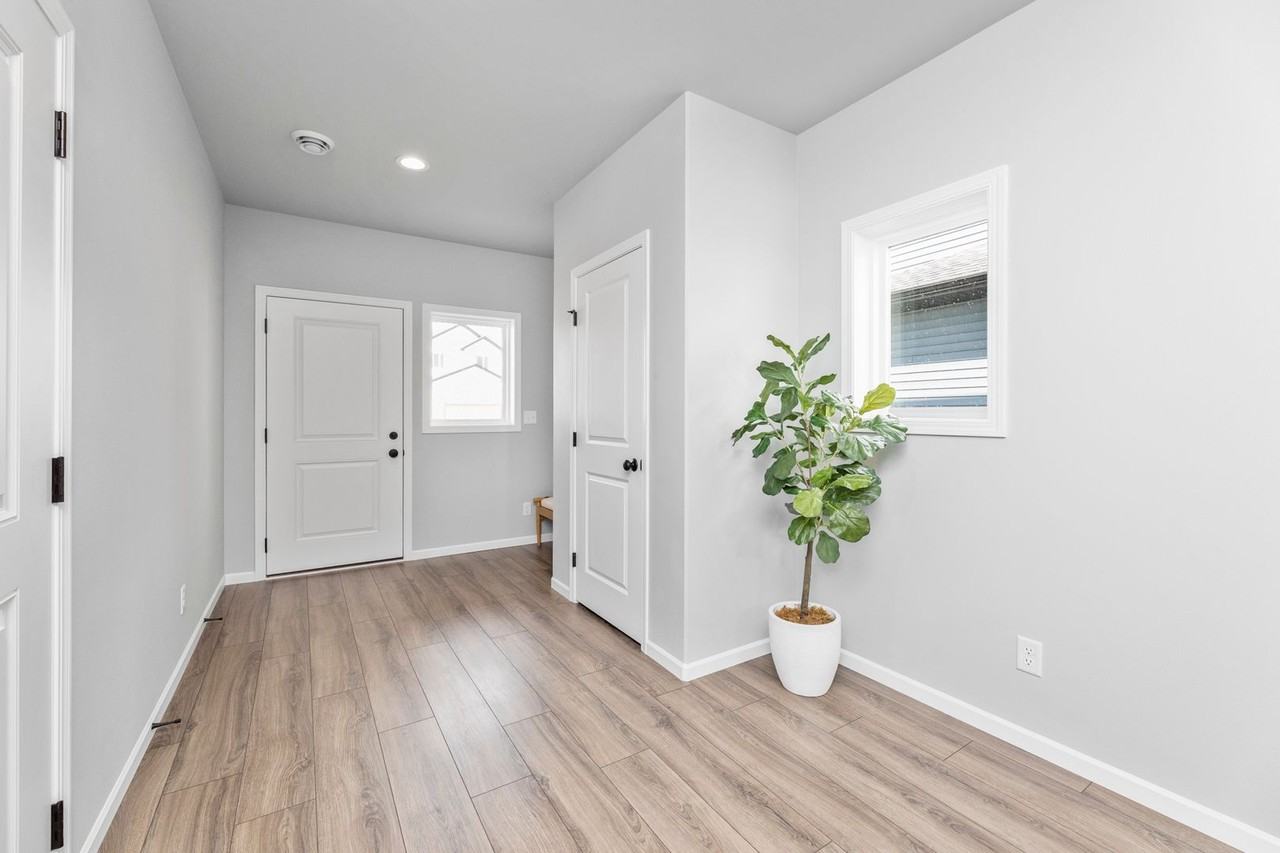 7495 23rd Street South - Photo 2 of 23