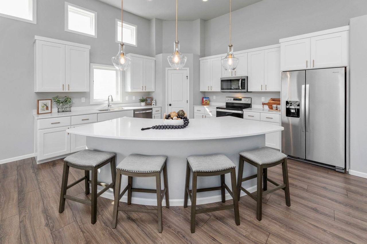 7495 23rd Street South - Photo 7 of 23