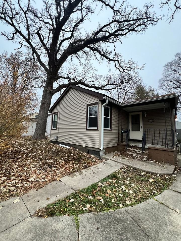 427 Galloway Ct - Photo 2 of 9