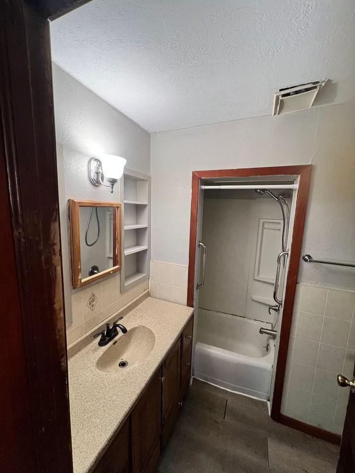 427 Galloway Ct - Photo 6 of 9