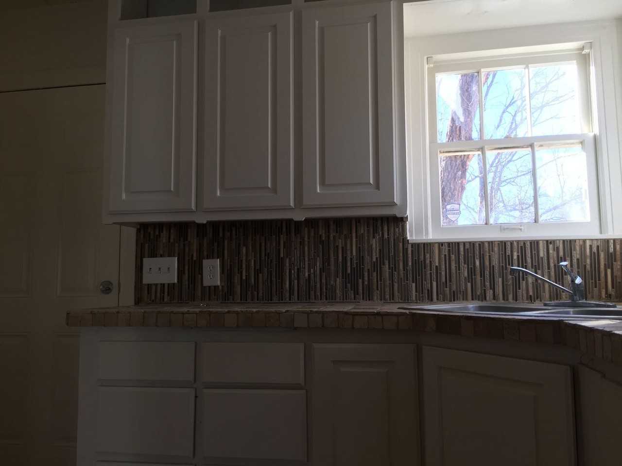 2207 23rd Street - Photo 2 of 7