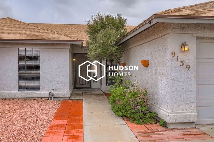 9139 W Banff Ln - Photo 4 of 30