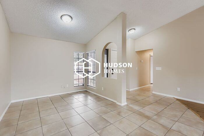 9139 W Banff Ln - Photo 5 of 30