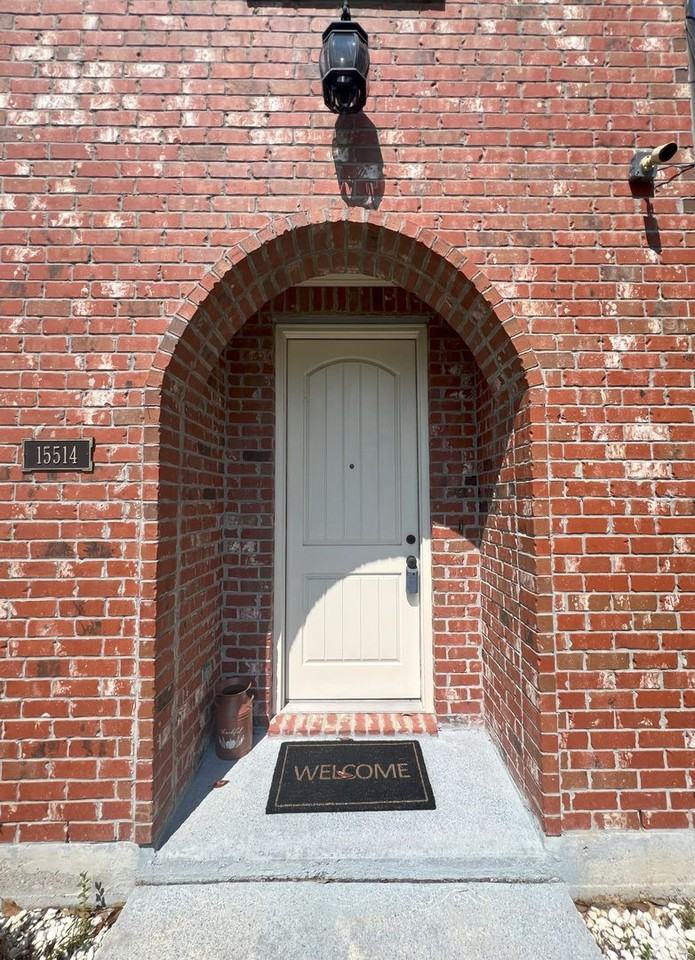 15514 Green Trails Boulevard - Photo 2 of 23