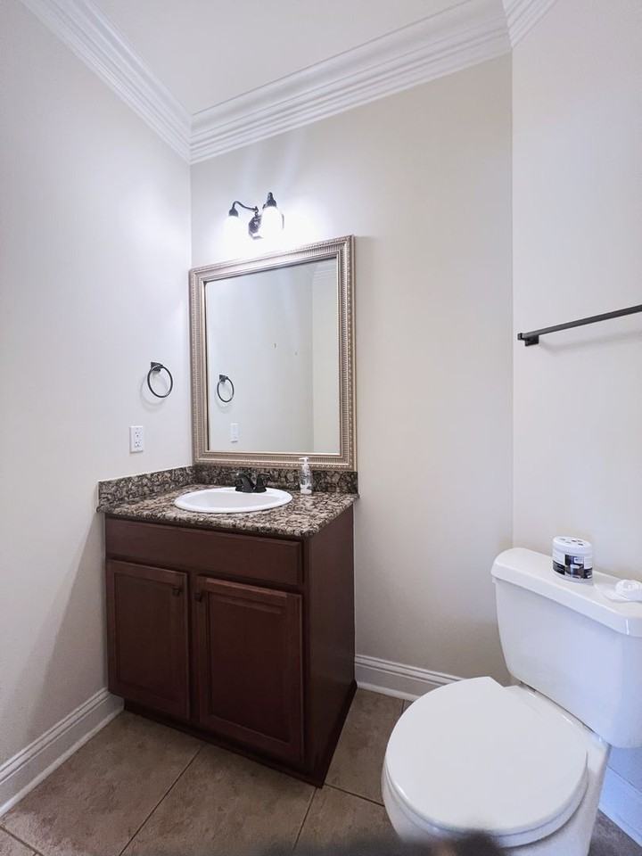 15514 Green Trails Boulevard - Photo 5 of 23