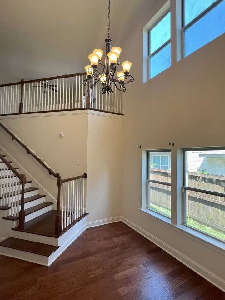 15514 Green Trails Boulevard - Photo 7 of 23