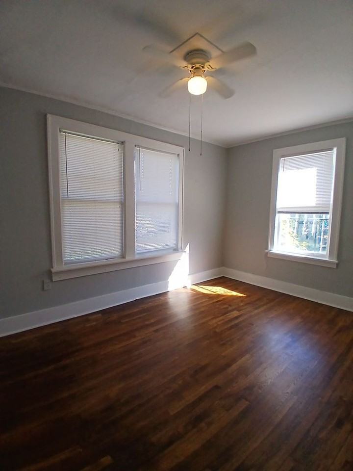 2384 Forest Ave #W - Photo 3 of 14