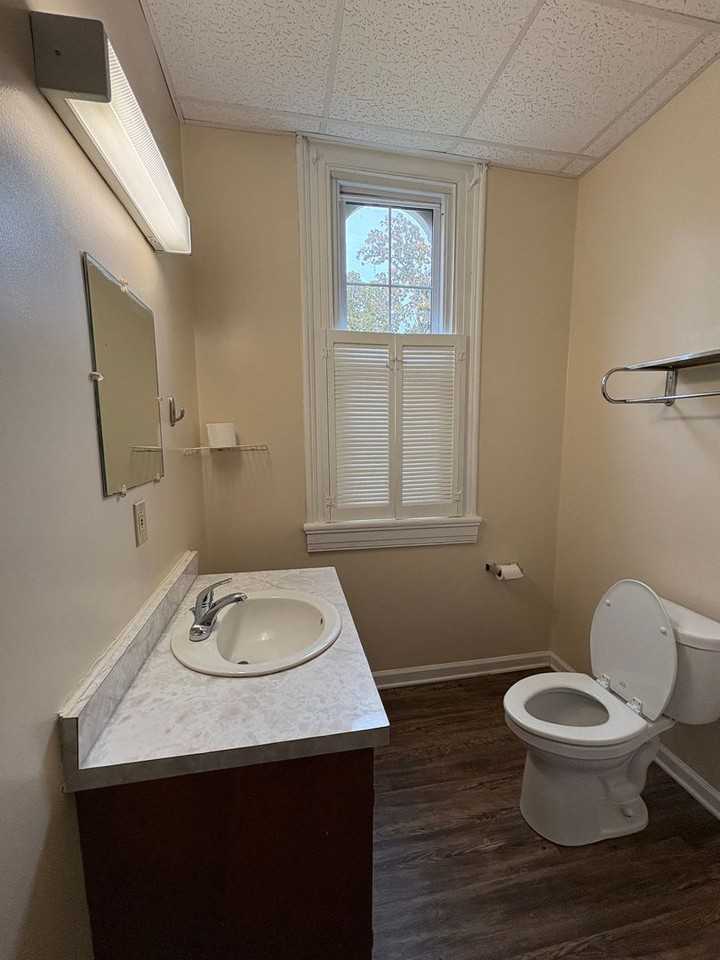 110 Langhorne Ln #4 - Photo 3 of 15