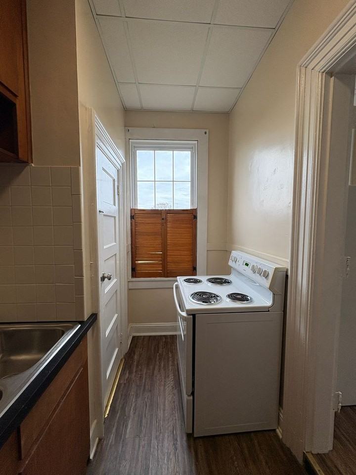 110 Langhorne Ln #4 - Photo 5 of 15