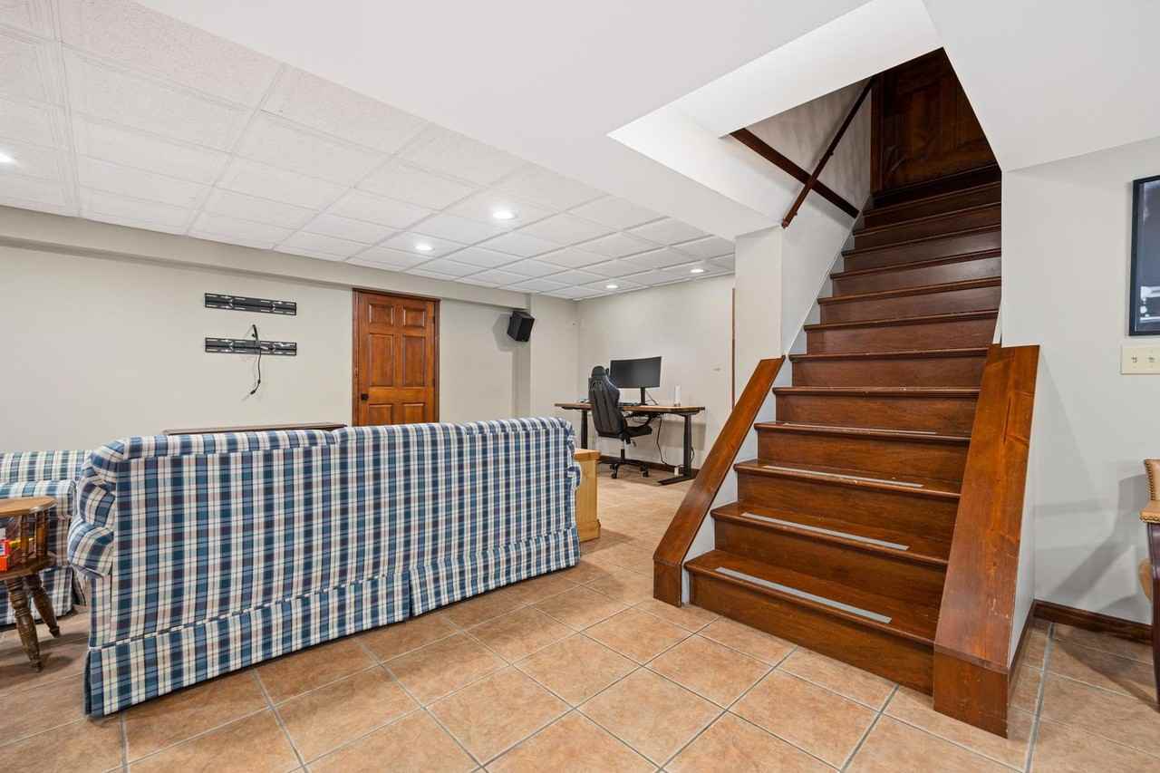 1708 Steeplechase - Photo 3 of 11