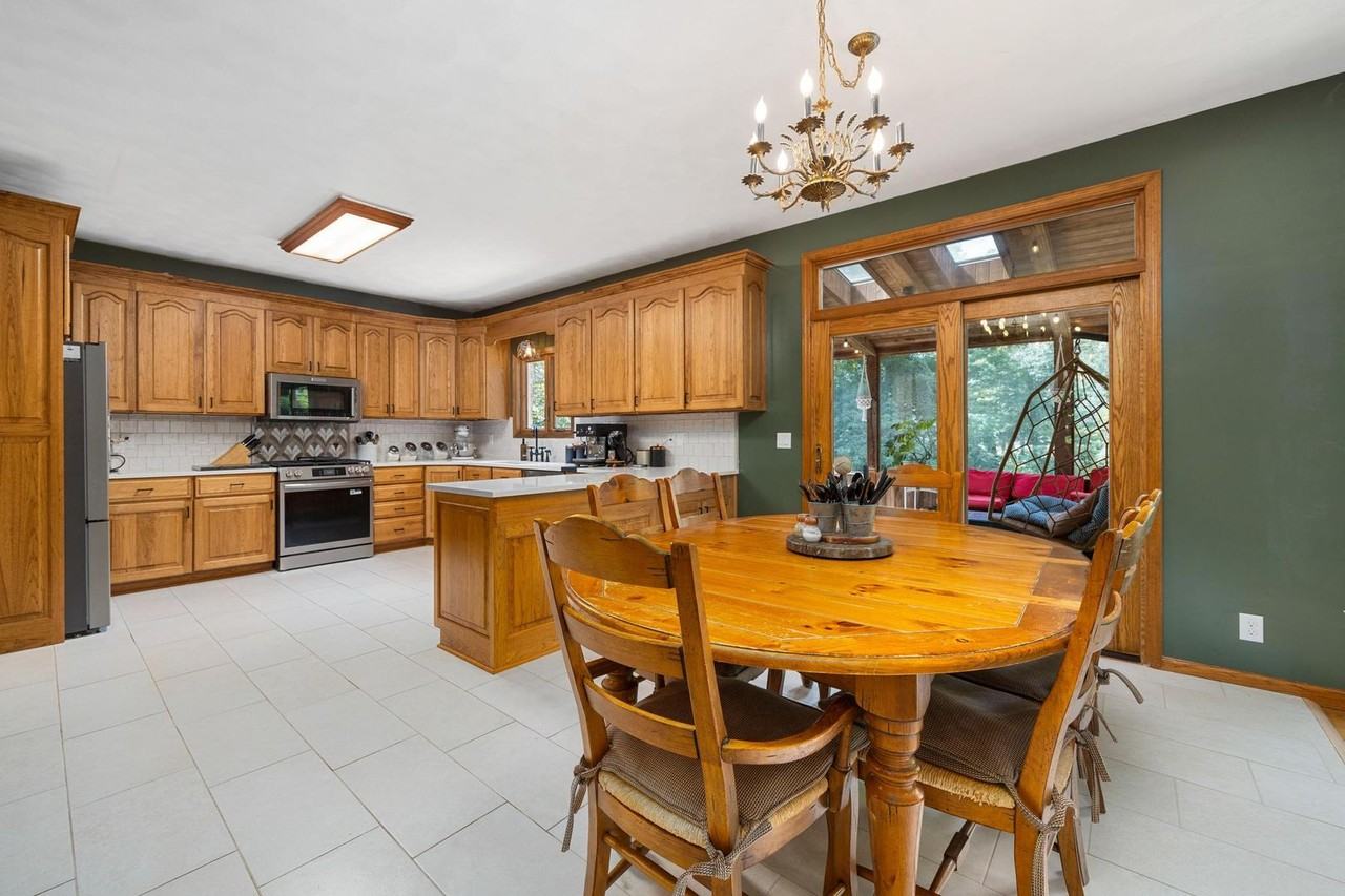 1708 Steeplechase - Photo 5 of 11