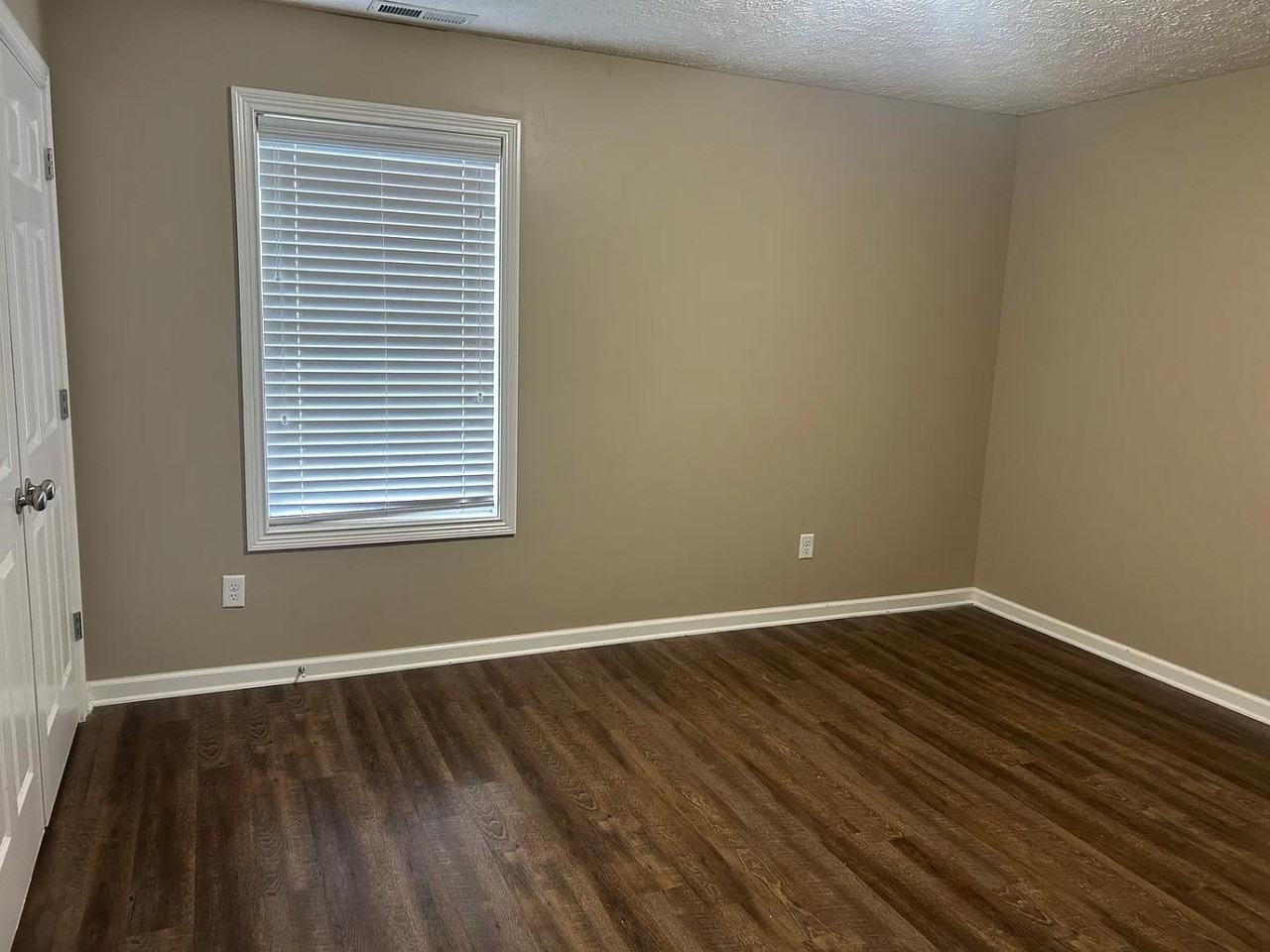 201 Cherry Way - Photo 5 of 7