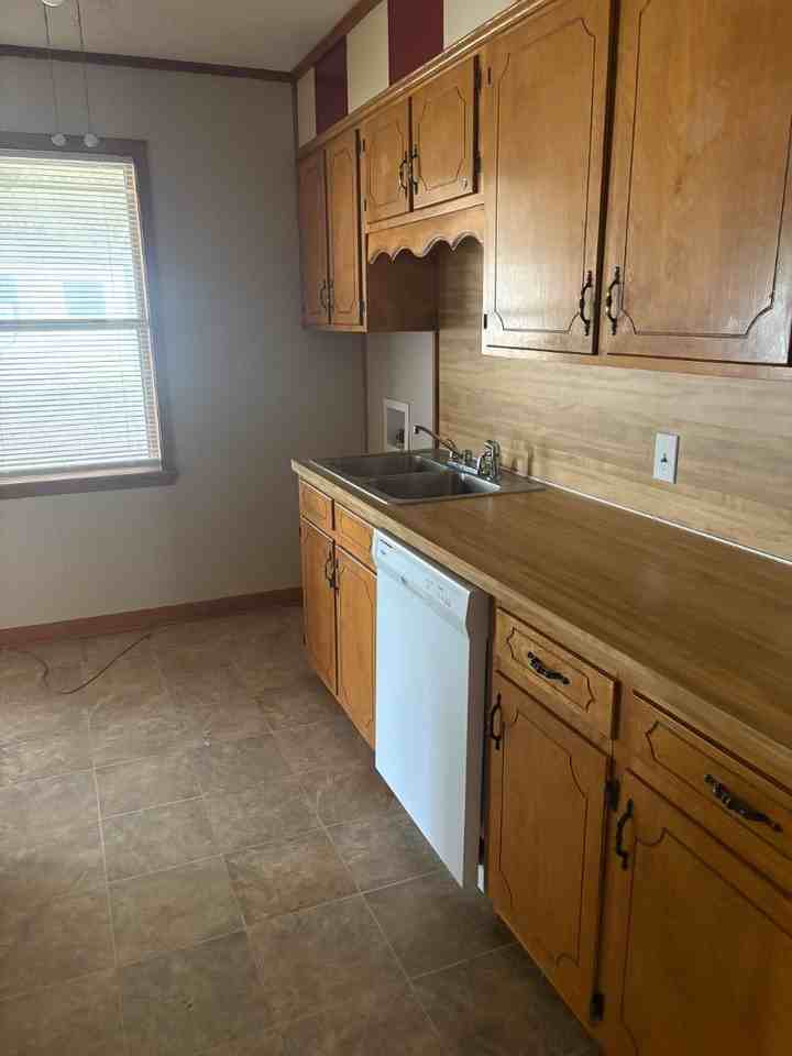 4221 Elaine Street - Photo 6 of 10