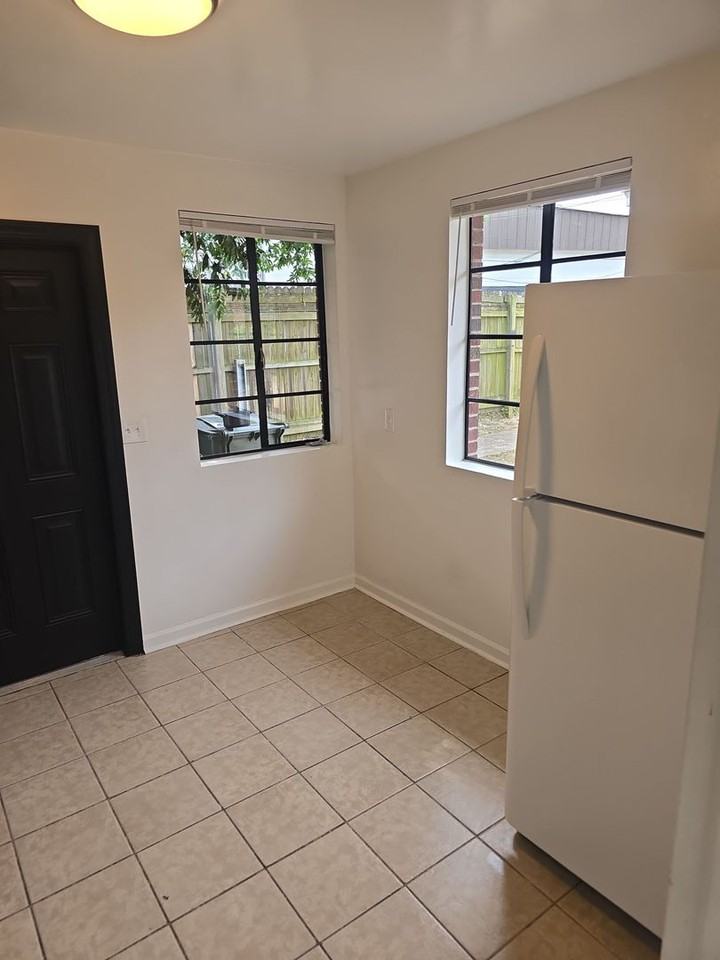 741 Shull Street - Photo 6 of 11