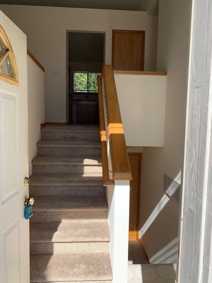 2106 N 155th St - Photo 4 of 35