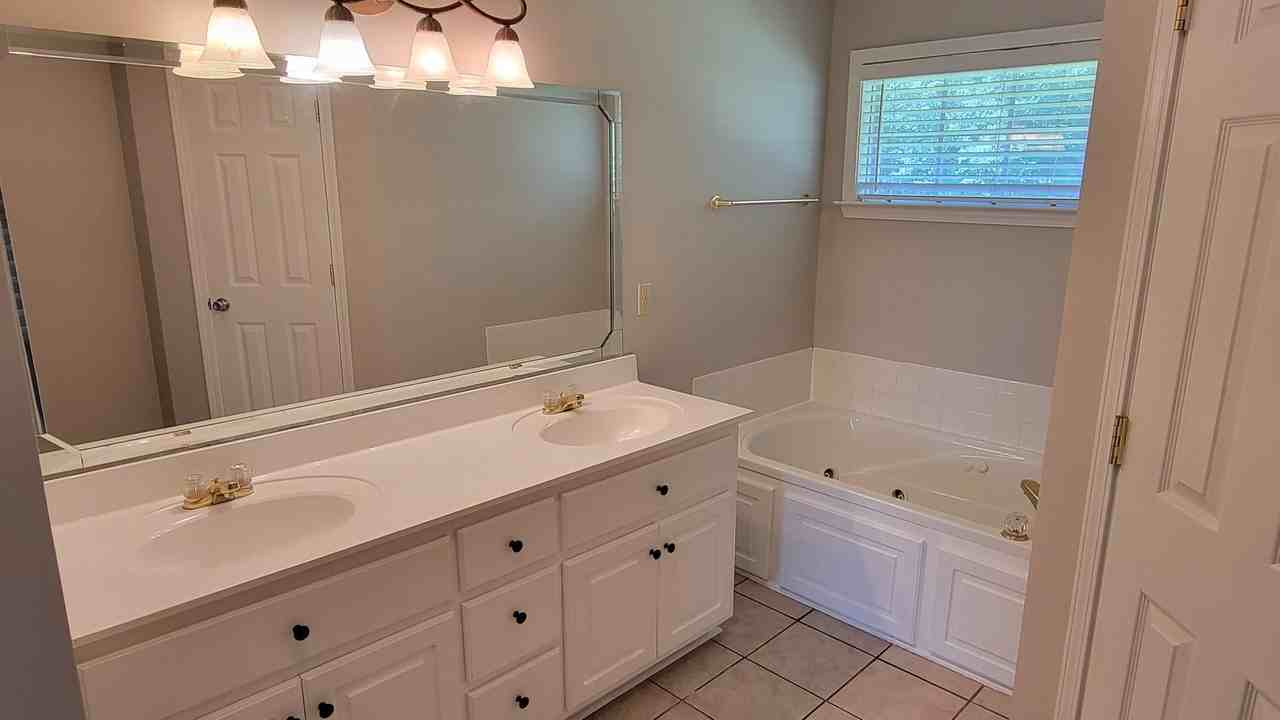 39 Baker Dr - Photo 7 of 29
