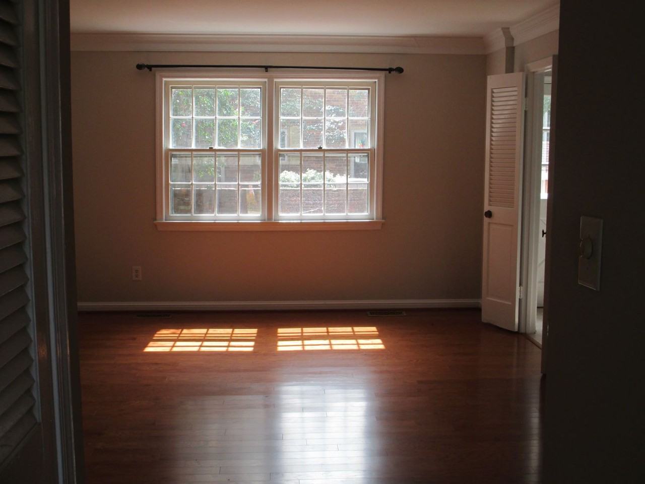 1 East Cliff Street - Photo 3 of 11