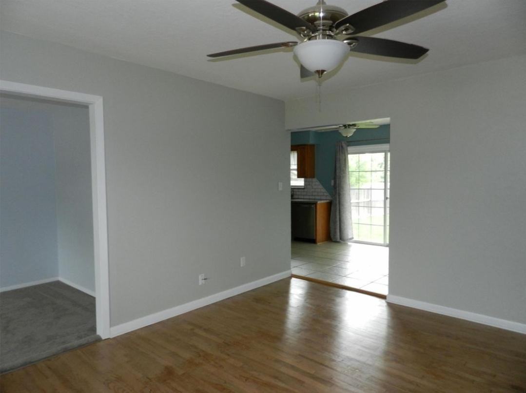 6411 Northwest Compass Drive - Photo 4 of 11