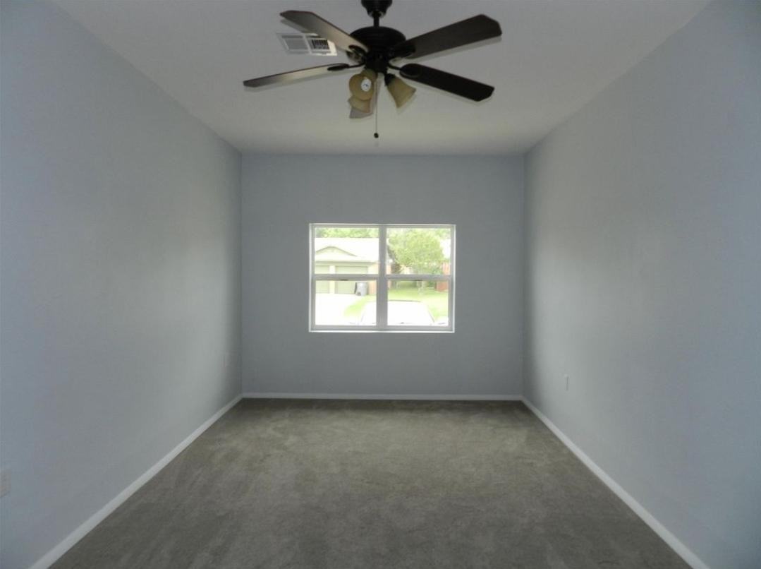 6411 Northwest Compass Drive - Photo 5 of 11