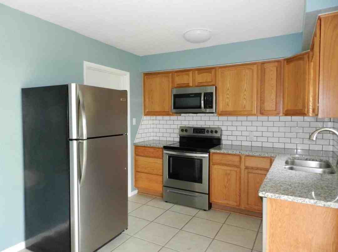 6411 Northwest Compass Drive - Photo 6 of 11