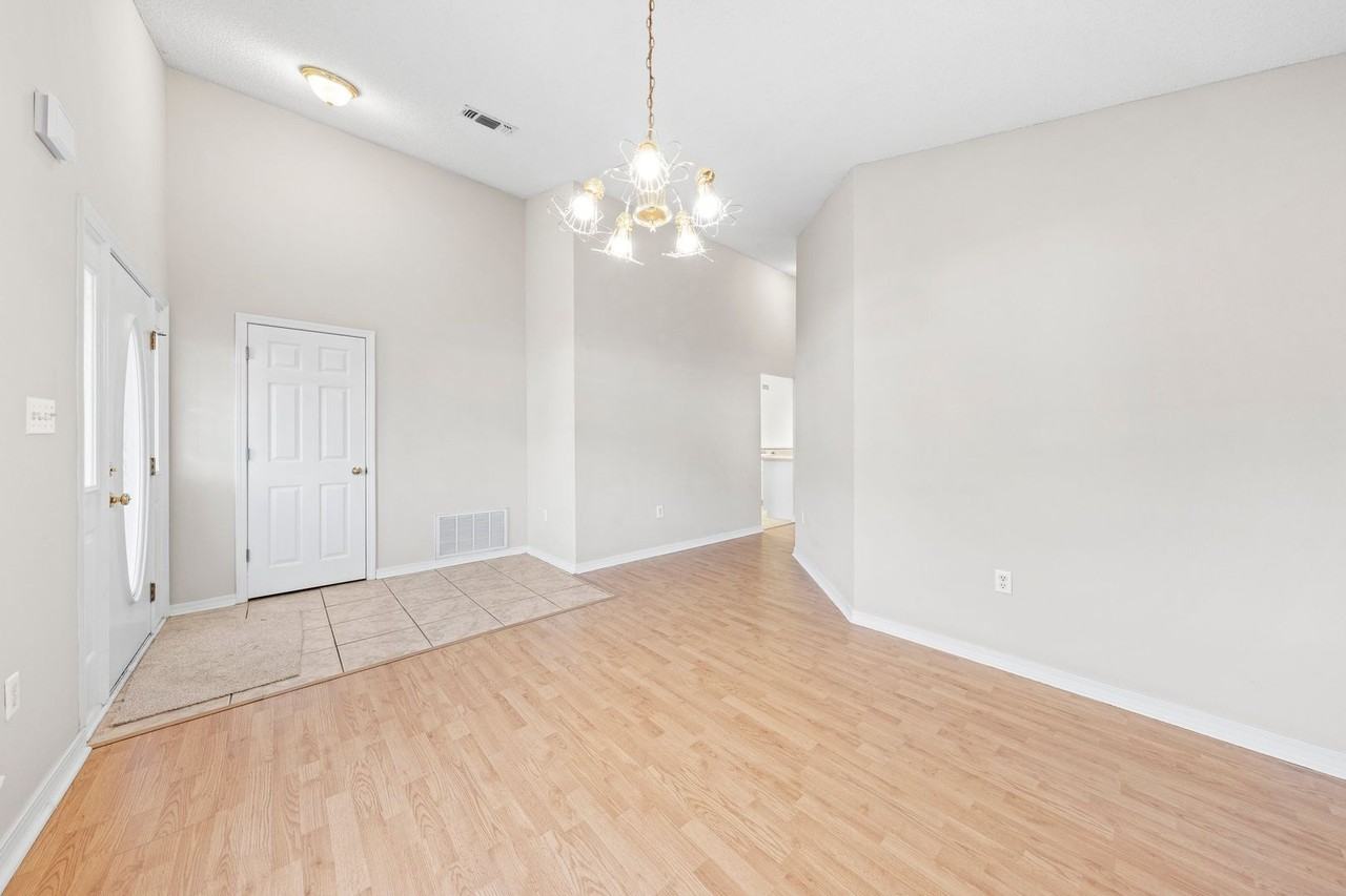 1636 Florence Ave - Photo 6 of 35