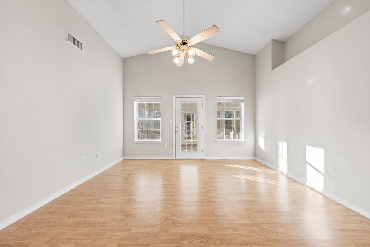 1636 Florence Ave - Photo 7 of 35