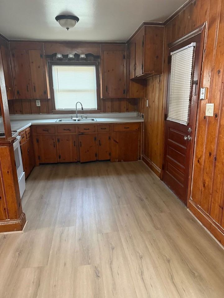 4017 Carlyle Dr - Photo 4 of 10