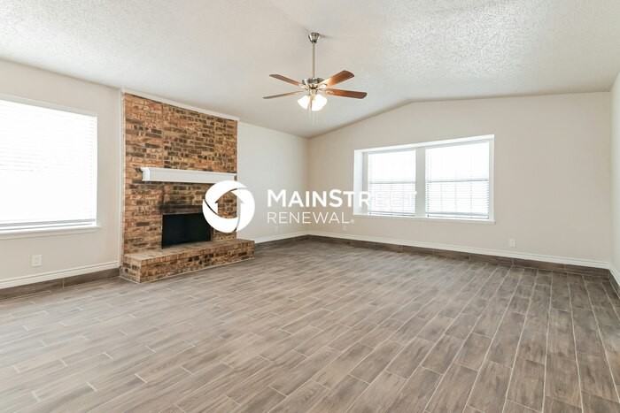 2718 Holy Cross Ln - Photo 2 of 18