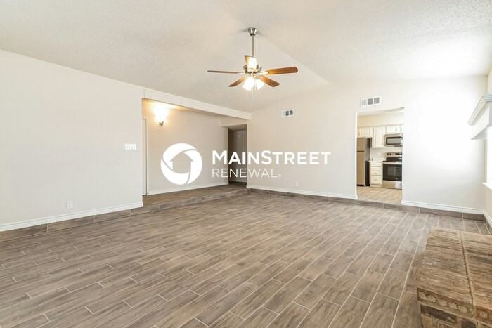 2718 Holy Cross Ln - Photo 5 of 18