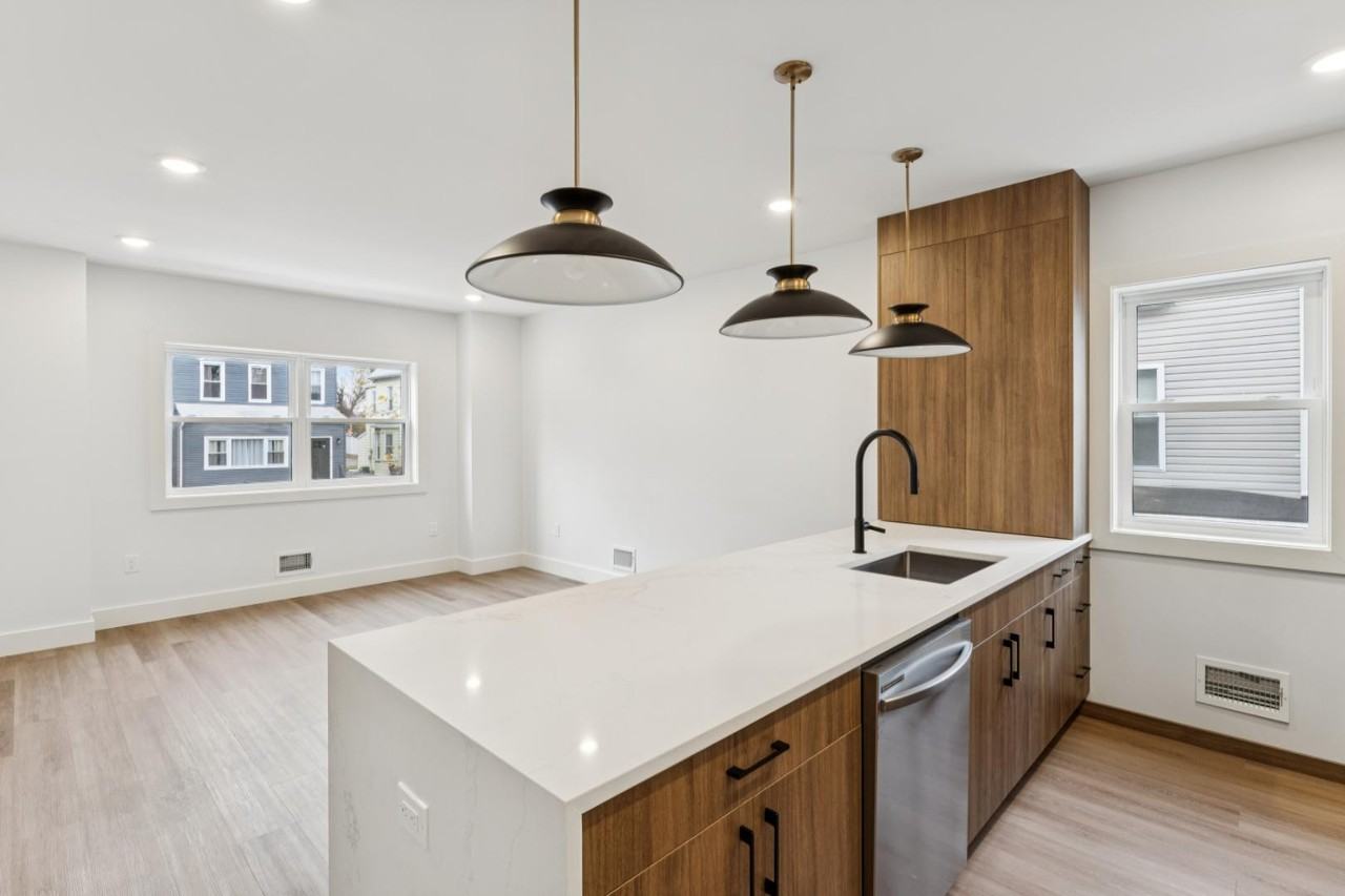 84 Hollywood Ave - Photo 6 of 22