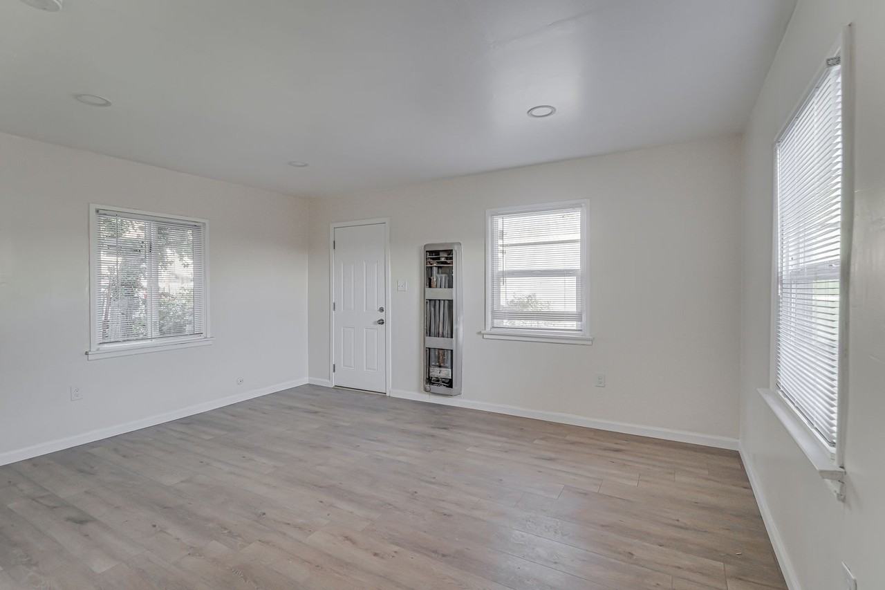 2101 2101 Carrere St - 2101 Carrere St - Photo 3 of 10