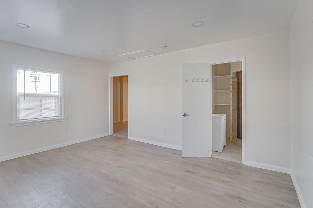 2101 2101 Carrere St - 2101 Carrere St - Photo 5 of 10