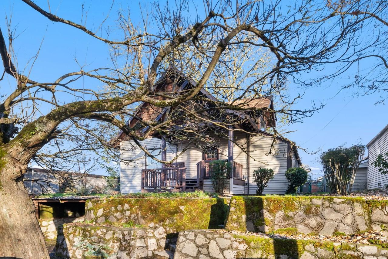 7414 Ne 6th Ave - Photo 2 of 32