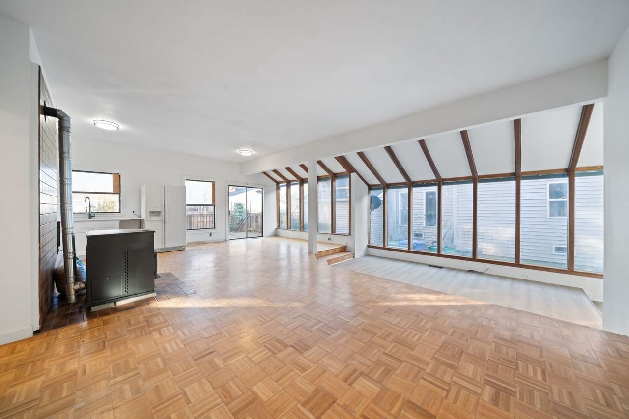 7414 Ne 6th Ave - Photo 6 of 32