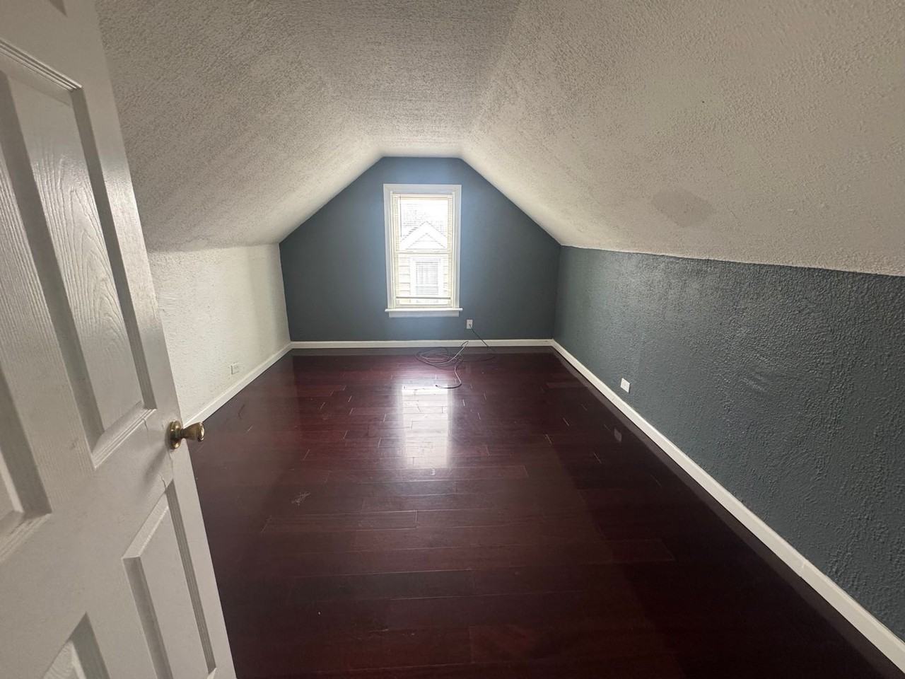 145 North Harvey Avenue - Photo 6 of 11