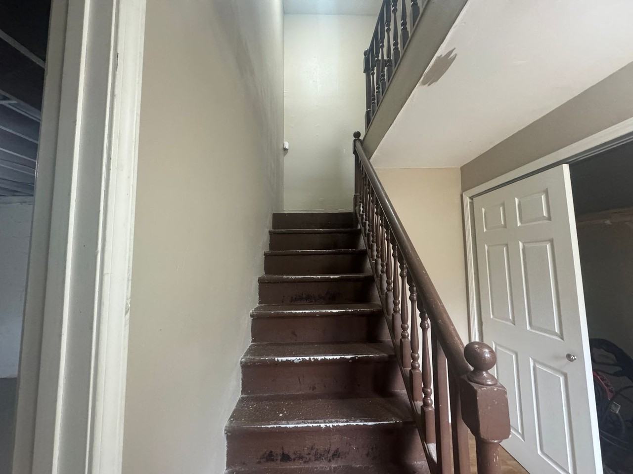 101 Scott Ave - Photo 2 of 17